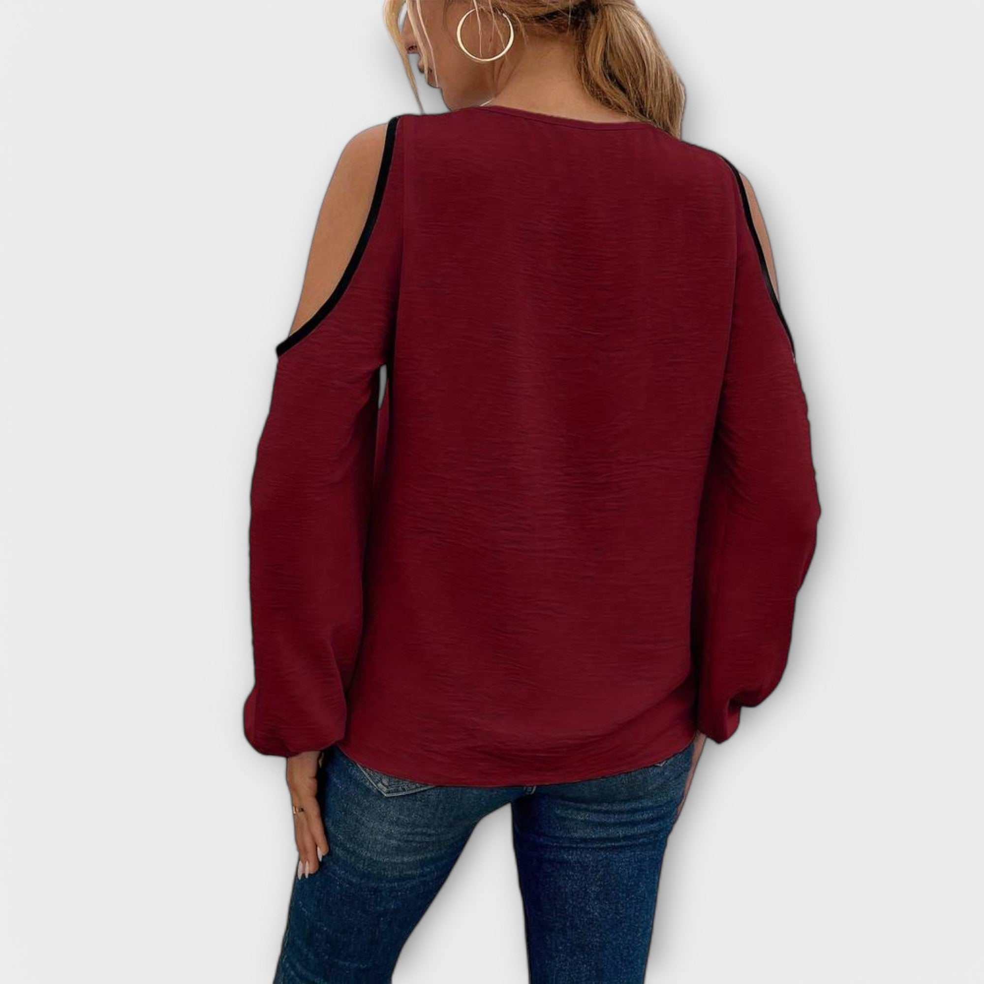 Marina – Elegantna bluza s modernim kvadratnim izrezom Karolina Prague