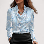 Charlotte – Elegantna Satenska Bluza s V-Izrezom Karolina Prague