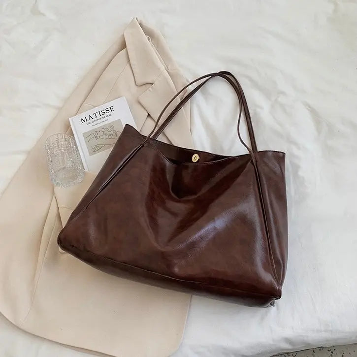 Veronika – Elegantní hnědá kožená kabelka Karolina Prague