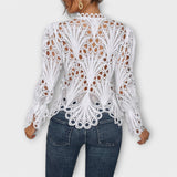 Malina – Elegantna Čipkasta Bluza Karolina Prague