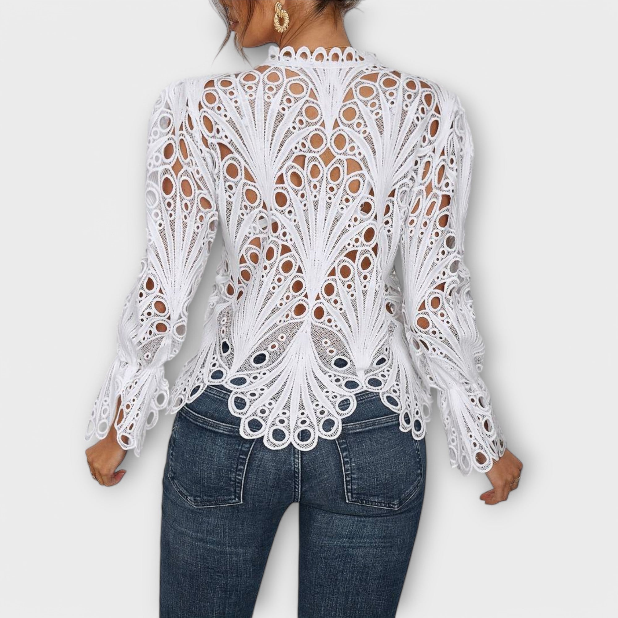 Malina – Elegantna Čipkasta Bluza Karolina Prague