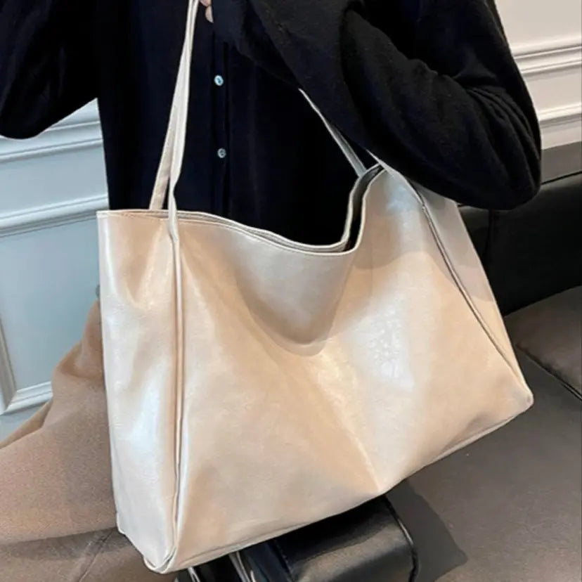Veronika – Elegantní hnědá kožená kabelka Karolina Prague