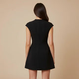 Dominika – Elegantní černé mini šaty Karolina Prague