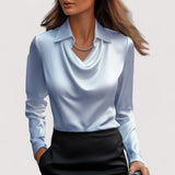Charlotte – Elegantna Satenska Bluza s V-Izrezom Karolina Prague