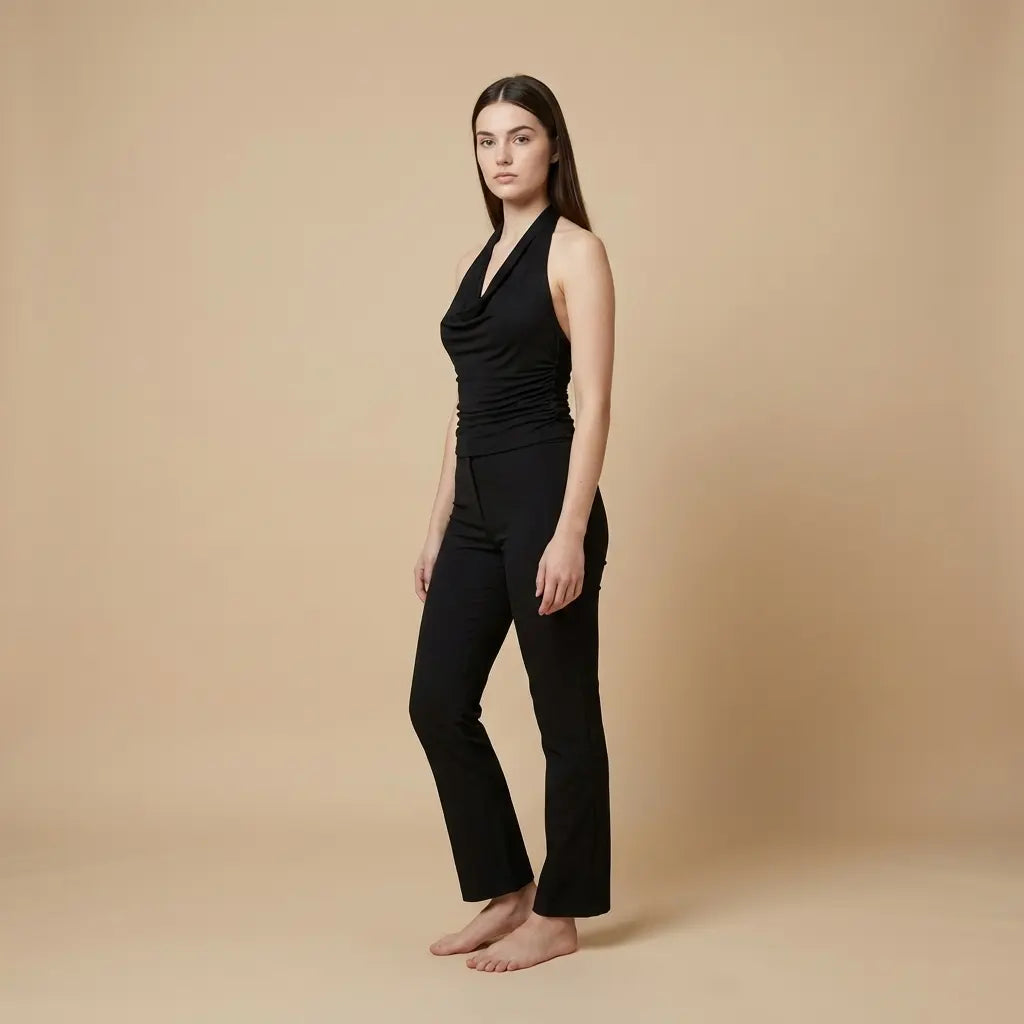 Radka – Elegantní halter top v černé barvě Karolina Prague