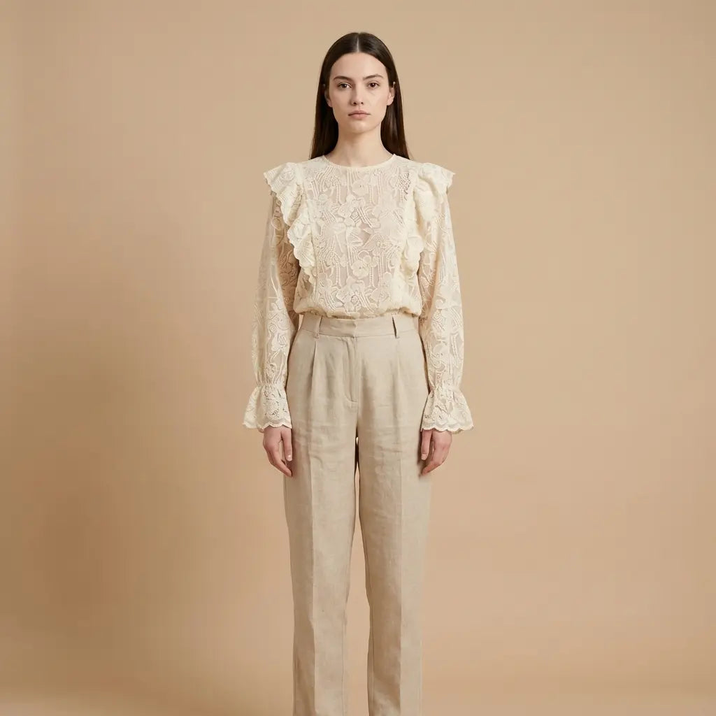 Lenka – Elegantní krajková halenka v béžové barvě Karolina Prague