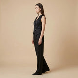 Jana – Elegantní černý set s vestou a kalhotami Karolina Prague