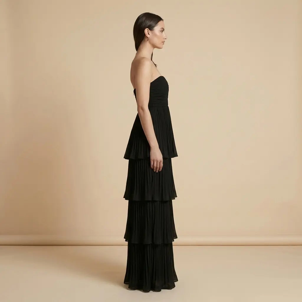 Nikola – Elegantní černé plisované šaty Karolina Prague